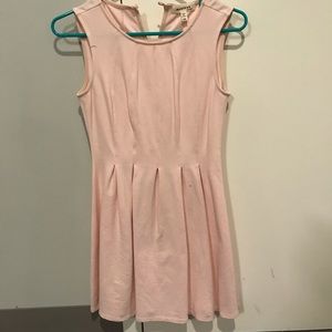 Baby pink dress with pleats